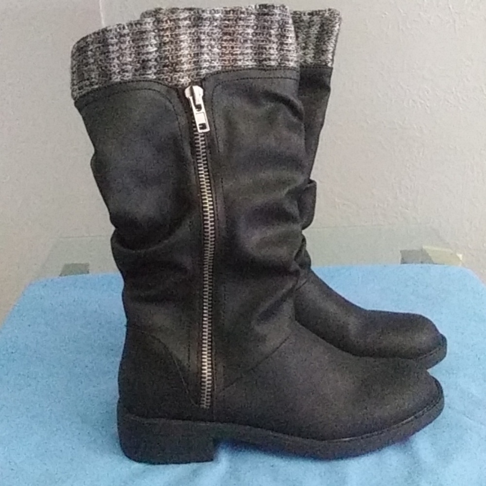 Slouchy boots